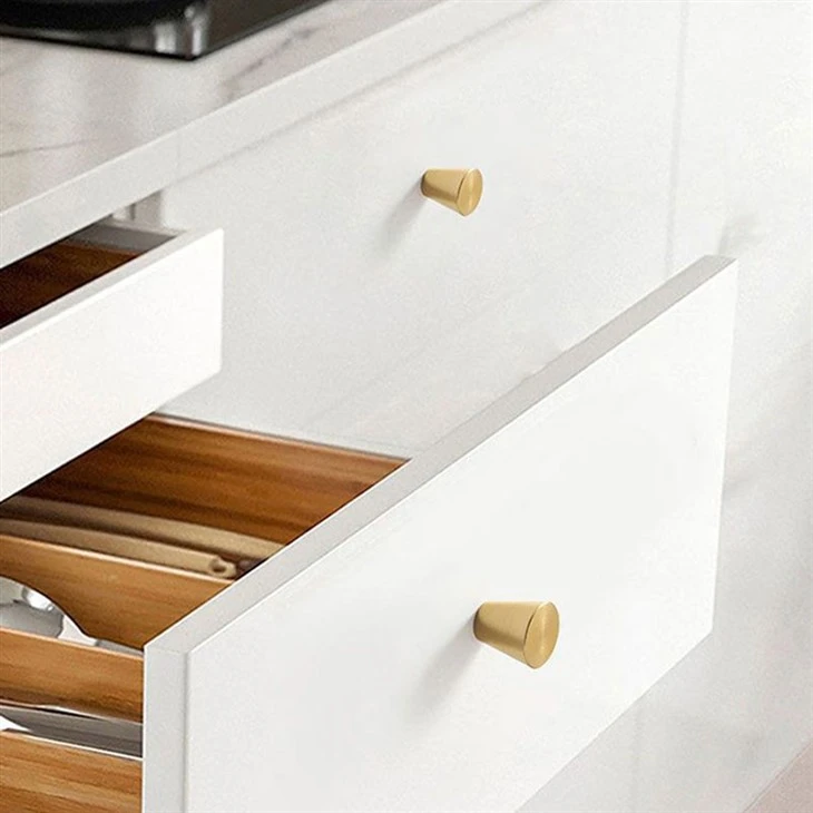 bar cabinet knobs and pulls (3)
